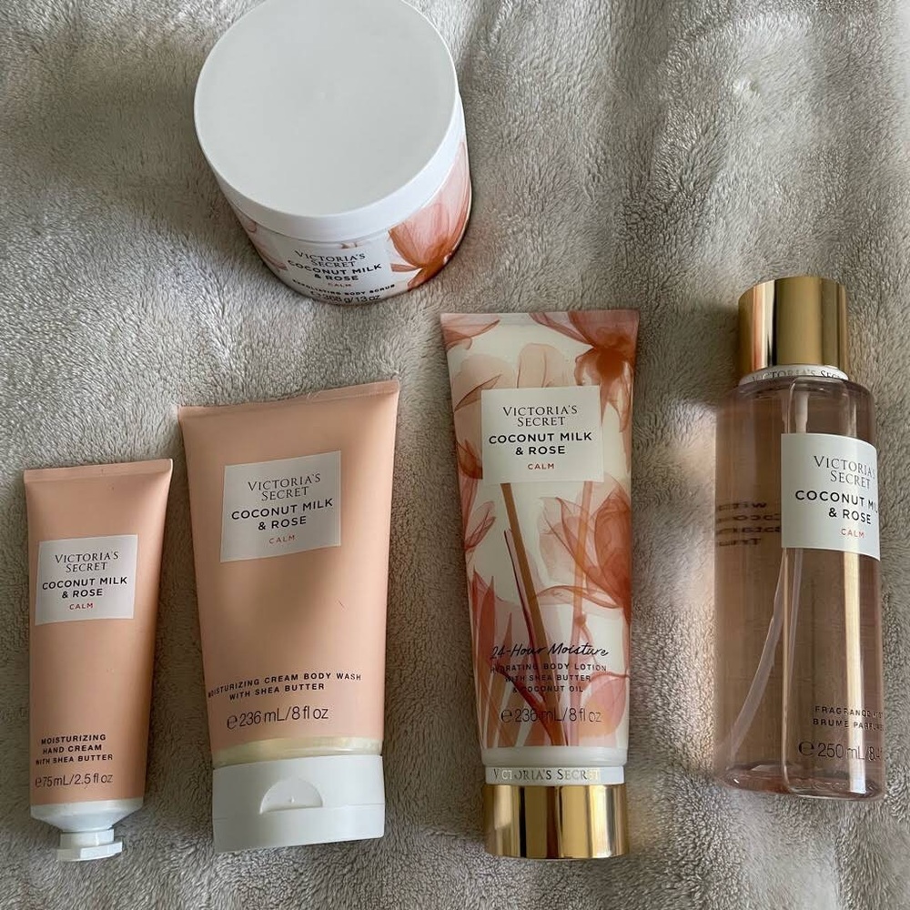 LAST ONE! Victoria’s Secret Natural Beauty Gift Set - Picture 15 of 15